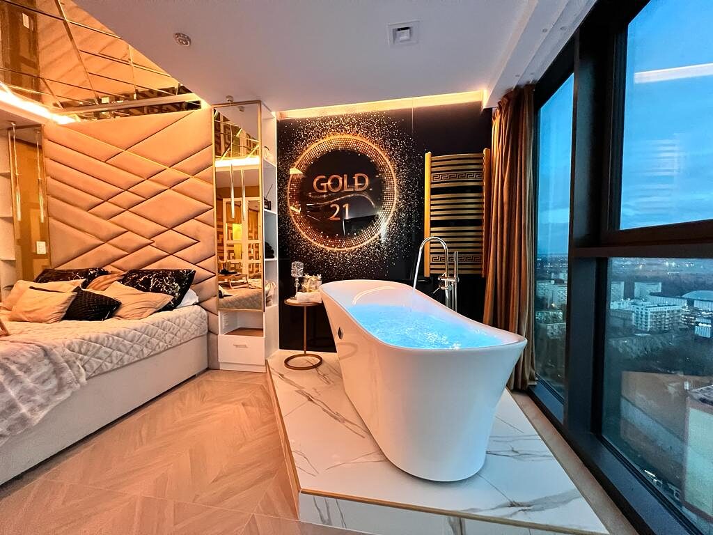 Sypialnia Gold 21 z wolnostojącą wanną